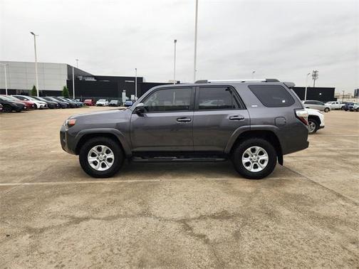 2022 Toyota 4Runner SR5