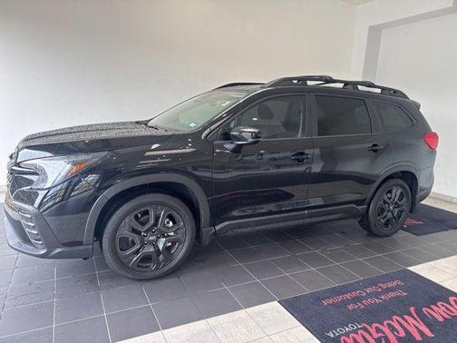 Crystal Black Silica 2025 Subaru Ascent Onyx Edition Touring 7-Passenger
