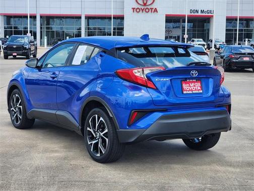2022 Toyota C-HR XLE