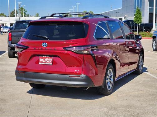 2025 Toyota Sienna XLE