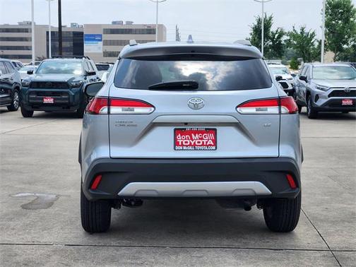 2022 Toyota Corolla Cross LE
