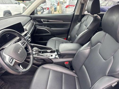 Everlasting Silver 2025 Kia Telluride S