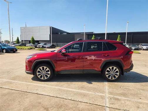 2022 Toyota RAV4 XLE Premium