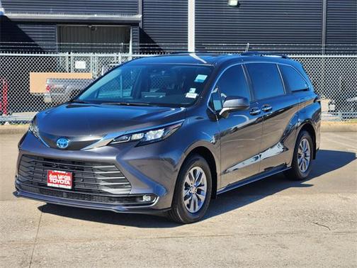 2025 Toyota Sienna XLE