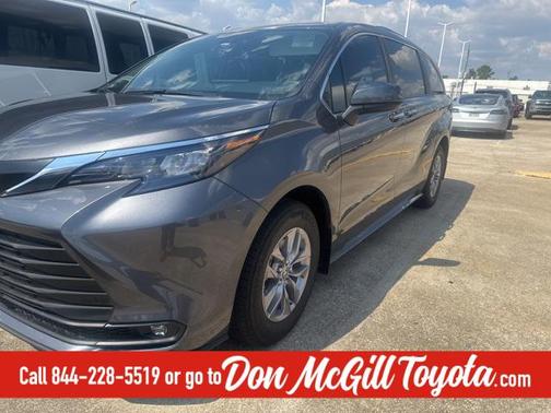 2025 Toyota Sienna XLE