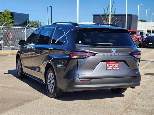 2025 Toyota Sienna XLE