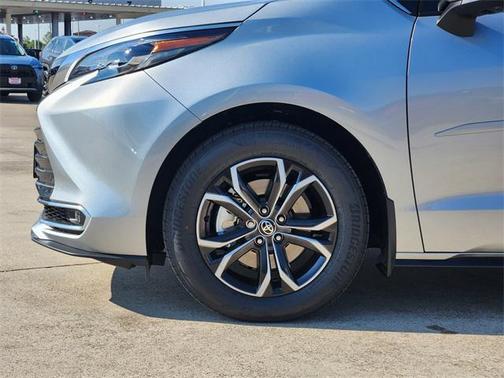 2025 Toyota Sienna Platinum