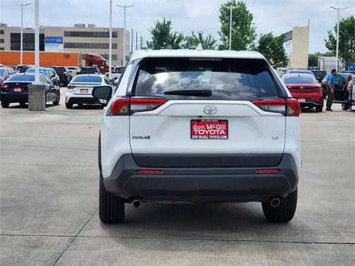 2024 Toyota RAV4 LE
