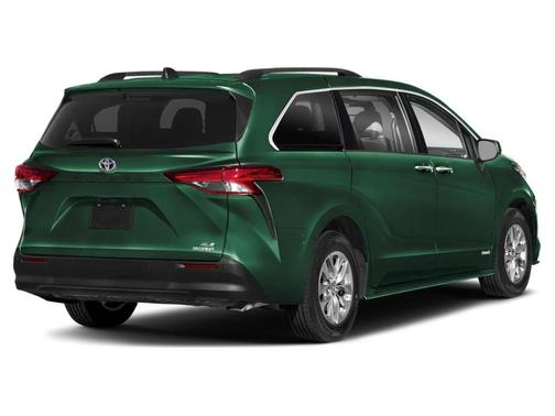 2025 Toyota Sienna XLE 8 Passenger