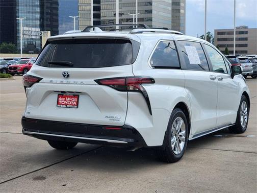 2022 Toyota Sienna Platinum 7 Passenger