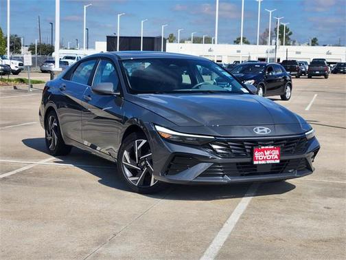 2025 Hyundai ELANTRA SEL