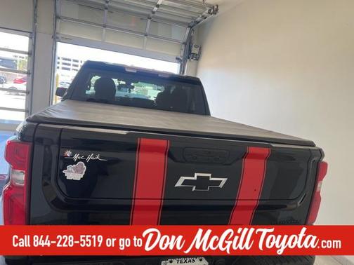 2022 Chevrolet Silverado 1500 Custom Trail Boss