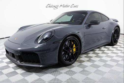 2025 Porsche 911 Carrera 4 GTS