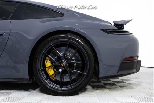 2025 Porsche 911 Carrera 4 GTS