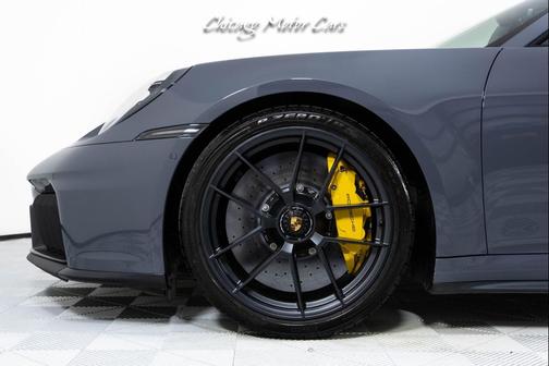 2025 Porsche 911 Carrera 4 GTS