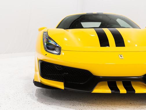 2019 Ferrari 488 Pista Base