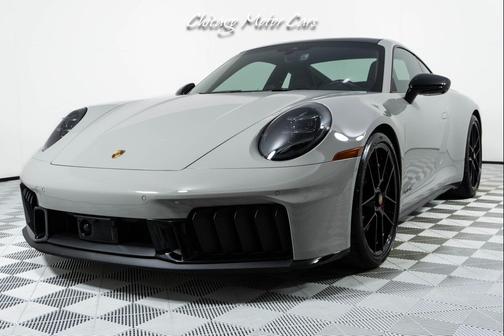 2025 Porsche 911 Carrera 4 GTS