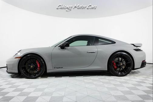 2025 Porsche 911 Carrera 4 GTS