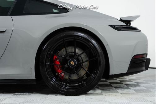 2025 Porsche 911 Carrera 4 GTS