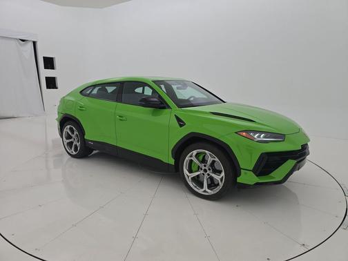 2023 Lamborghini Urus S