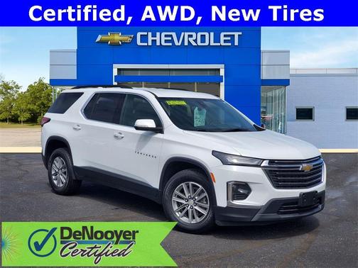 2023 Chevrolet Traverse LT Cloth