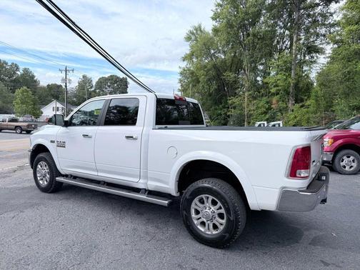 2017 RAM 2500 Laramie Crew Cab 4x4 6'4' Box