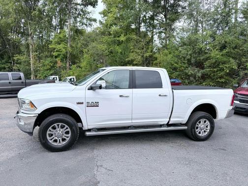 2017 RAM 2500 Laramie Crew Cab 4x4 6'4' Box