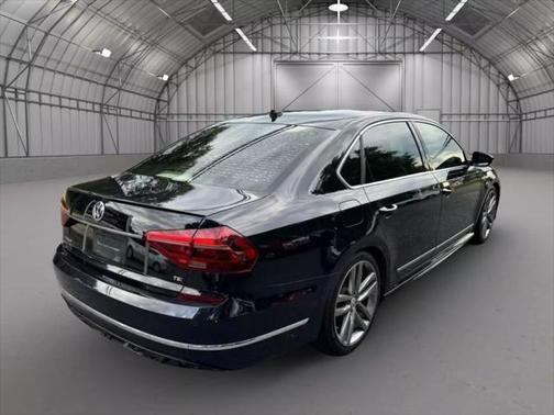 2019 Volkswagen Passat 2.0T R-Line
