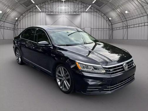 2019 Volkswagen Passat 2.0T R-Line