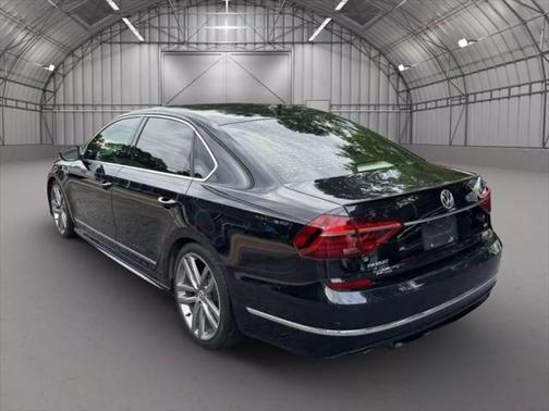 2019 Volkswagen Passat 2.0T R-Line