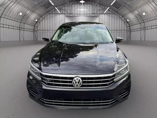 2019 Volkswagen Passat 2.0T R-Line