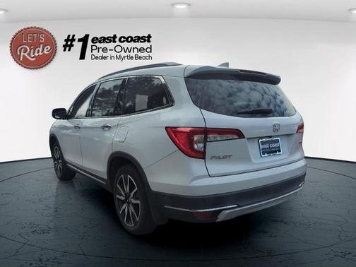 2022 Honda Pilot Touring 8-Passenger