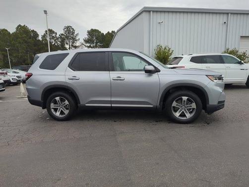 Lunar Silver Metallic 2024 Honda Pilot EX-L