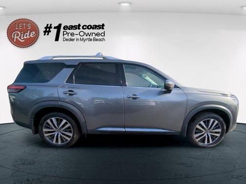 2022 Nissan Pathfinder Platinum