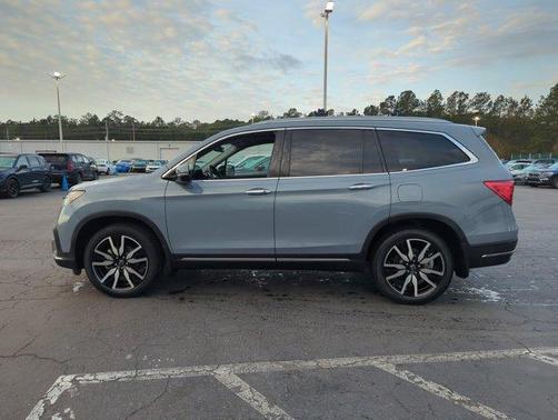 Sonic Gray Pearl 2022 Honda Pilot Touring 7-Passenger
