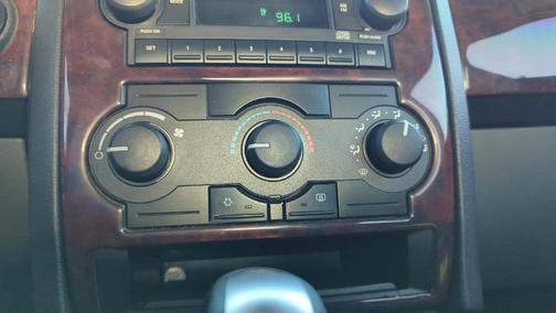 2005 Chrysler 300 Base