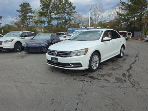 2018 Volkswagen Passat 2.0T SE