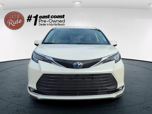 2021 Toyota Sienna XLE
