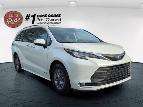 2021 Toyota Sienna XLE