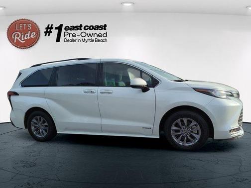 2021 Toyota Sienna XLE