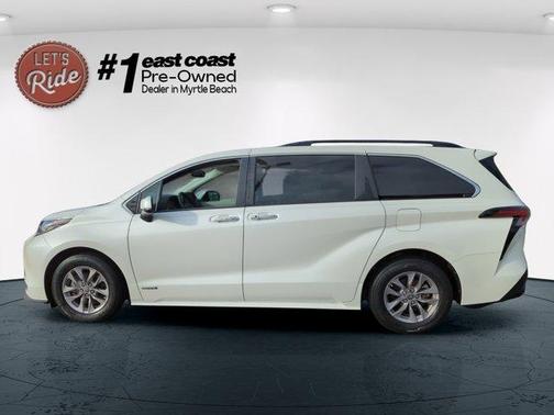2021 Toyota Sienna XLE