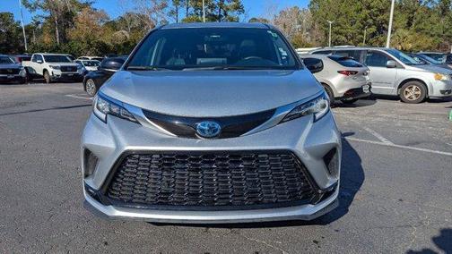 2022 Toyota Sienna XSE 7 Passenger