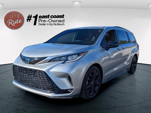 2022 Toyota Sienna XSE 7 Passenger