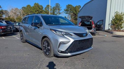 2022 Toyota Sienna XSE 7 Passenger