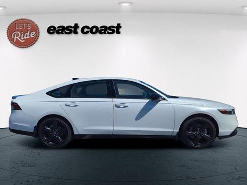 Platinum White Pearl 2026 Honda Accord Hybrid Sport-L