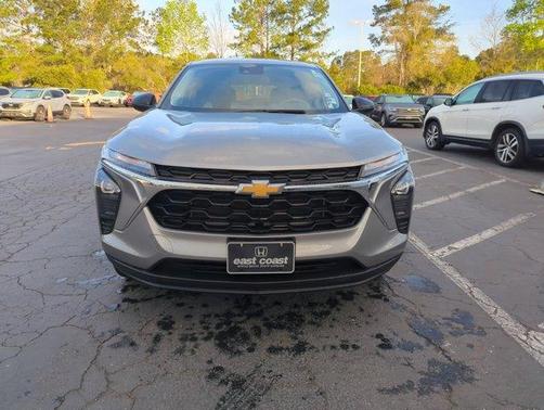 Sterling Gray Metallic 2024 Chevrolet Trax LS