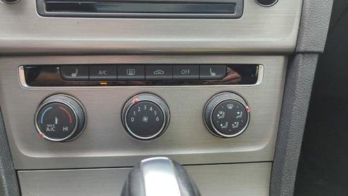 2015 Volkswagen Golf Auto TSI SE