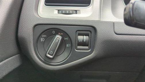 2015 Volkswagen Golf Auto TSI SE