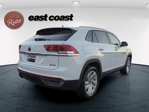 2022 Volkswagen Atlas Cross Sport 2.0T SE w/Technology