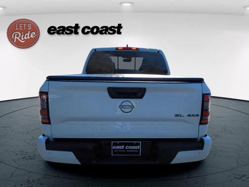 2024 Nissan Frontier SL